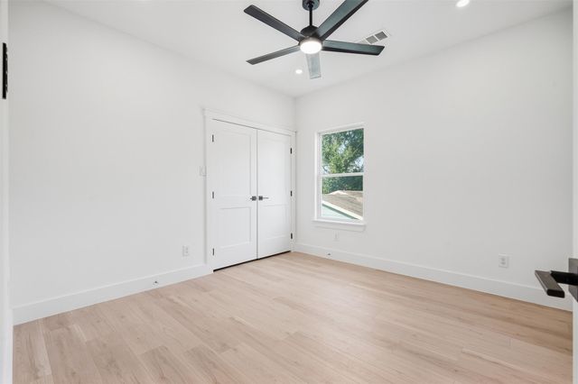 5014 Creekmont Drive, Houston, TX 77091
