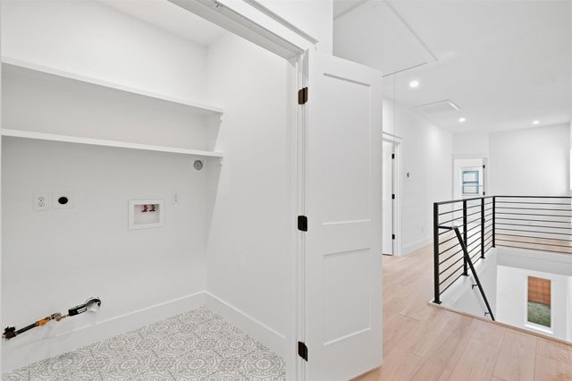 5014 Creekmont Drive, Houston, TX 77091