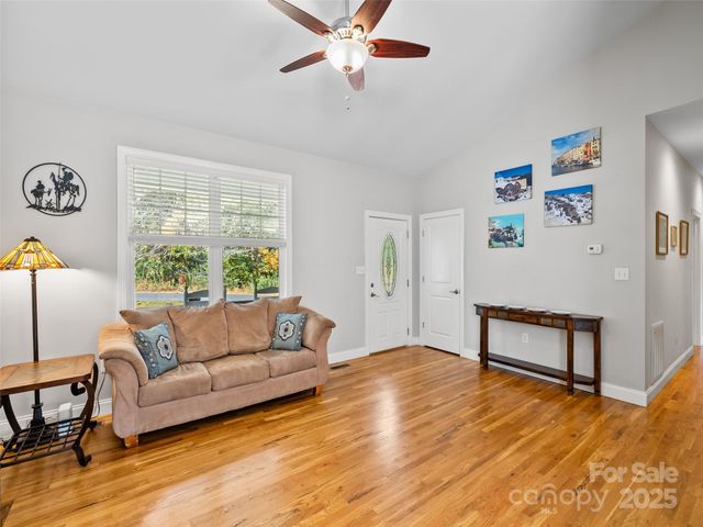 73 Honeysuckle Lane, Asheville, NC 28806