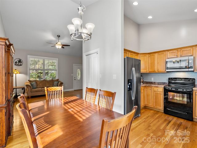 73 Honeysuckle Lane, Asheville, NC 28806