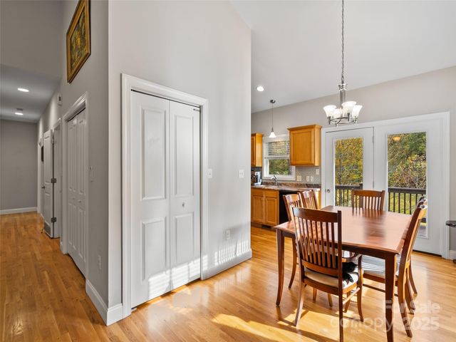 73 Honeysuckle Lane, Asheville, NC 28806