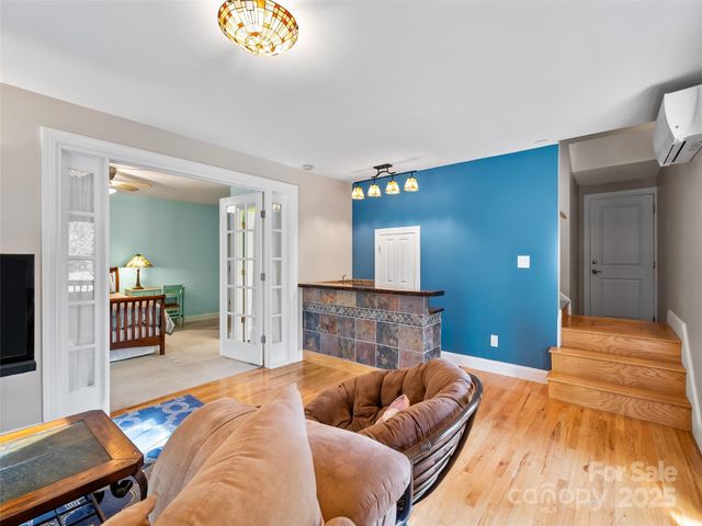 73 Honeysuckle Lane, Asheville, NC 28806