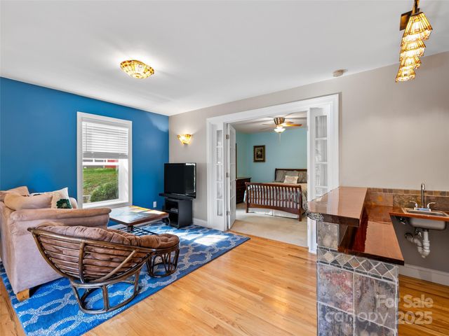 73 Honeysuckle Lane, Asheville, NC 28806