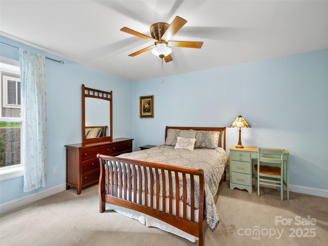 73 Honeysuckle Lane, Asheville, NC 28806