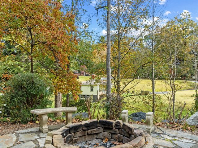 73 Honeysuckle Lane, Asheville, NC 28806