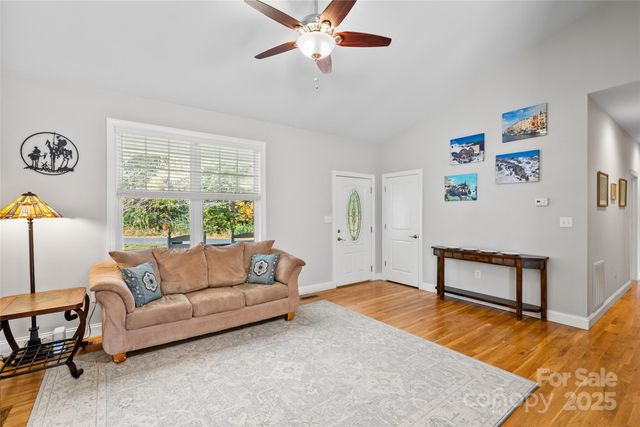 73 Honeysuckle Lane, Asheville, NC 28806