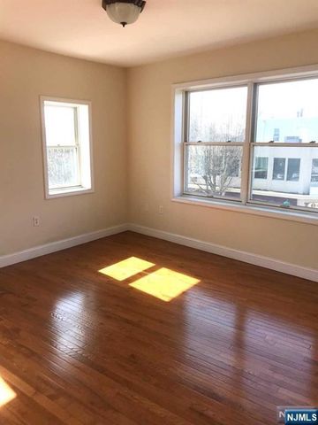 237-241 Closter Dock Road 5, Closter, NJ 07624