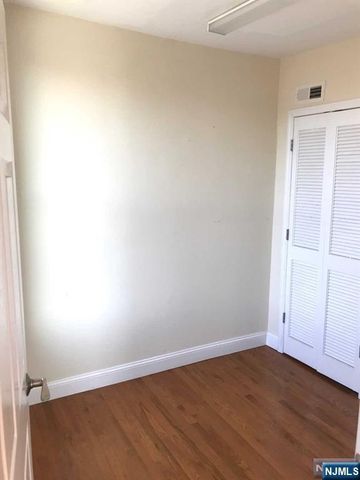 237-241 Closter Dock Road 5, Closter, NJ 07624