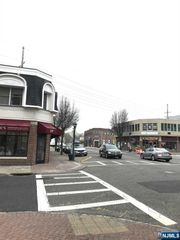 237-241 Closter Dock Road 5, Closter, NJ 07624