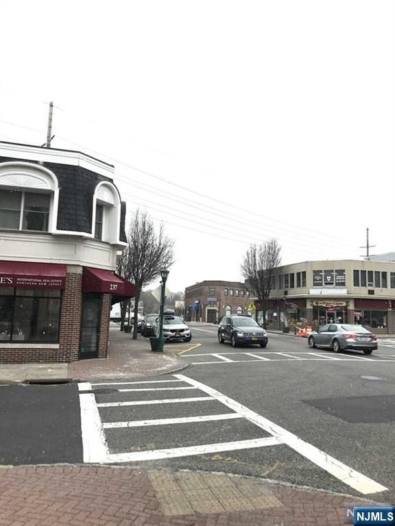 237-241 Closter Dock Road 5, Closter, NJ 07624