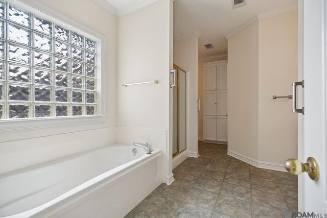 5839 Glen Cove Dr, Baton Rouge, LA 70809