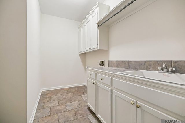 5839 Glen Cove Dr, Baton Rouge, LA 70809