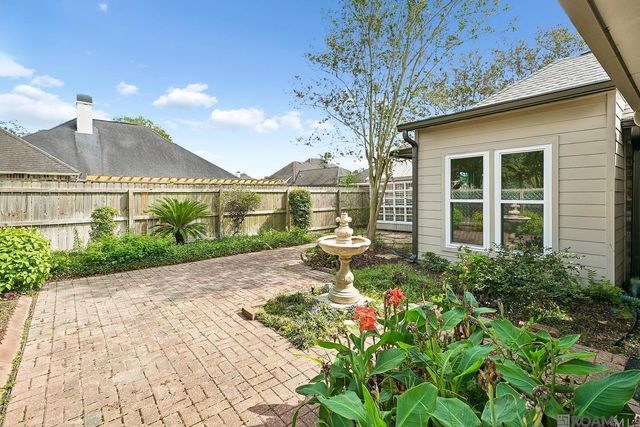 5839 Glen Cove Dr, Baton Rouge, LA 70809