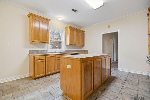 5839 Glen Cove Dr, Baton Rouge, LA 70809