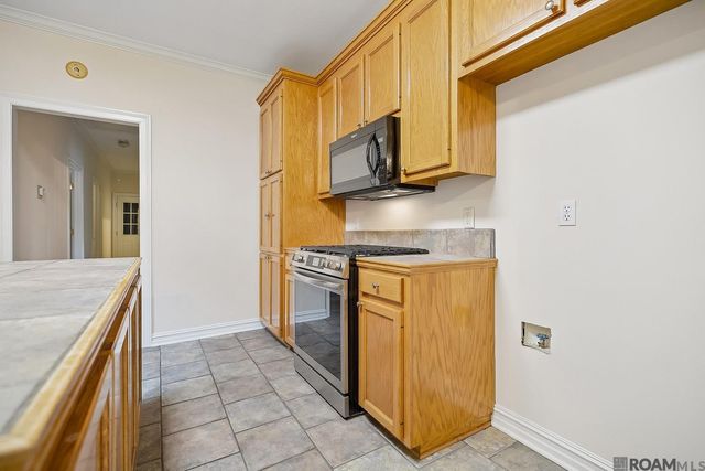 5839 Glen Cove Dr, Baton Rouge, LA 70809
