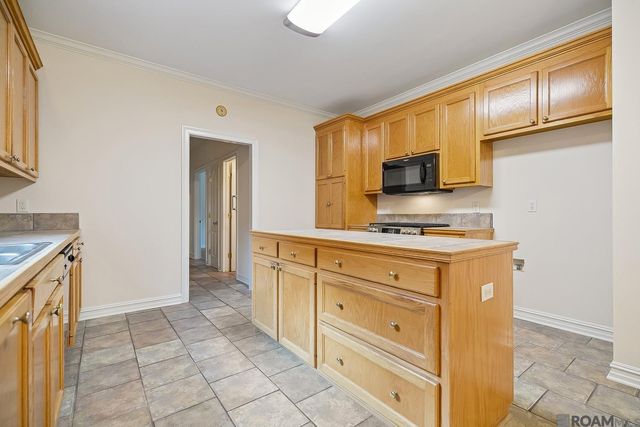 5839 Glen Cove Dr, Baton Rouge, LA 70809