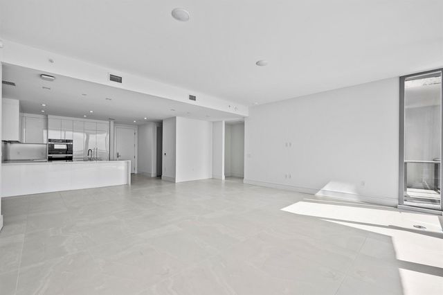 220 Lake Shore Drive 1607, Lake Park, FL 33403