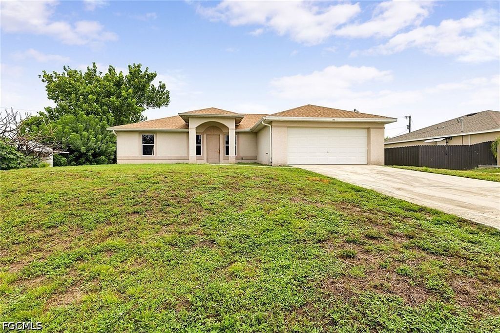 2909 38th ST SW, Lehigh Acres, FL 33976