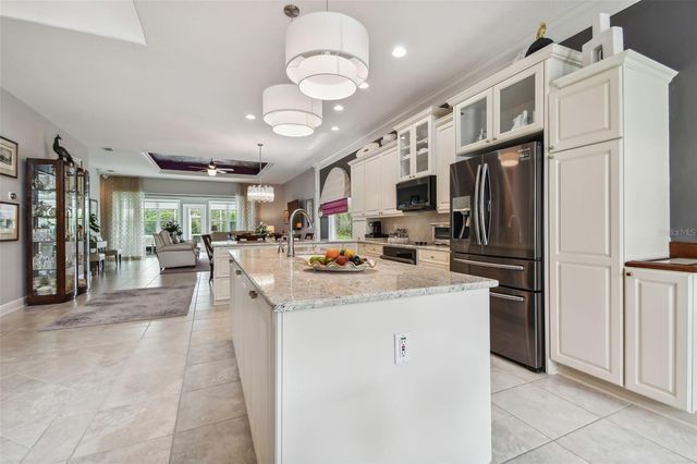 521 WESTON PLACE, Debary, FL 32713