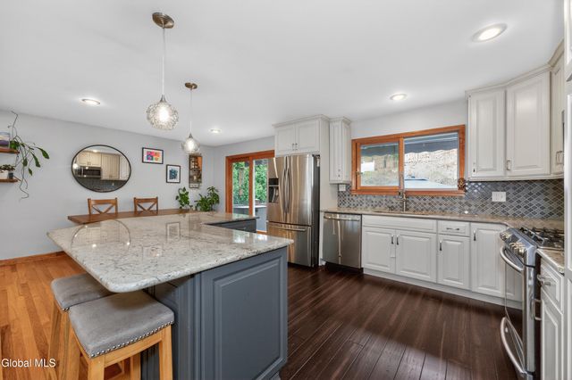 3 Woodside Court, North Greenbush, NY 12198