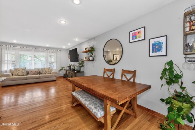 3 Woodside Court, North Greenbush, NY 12198