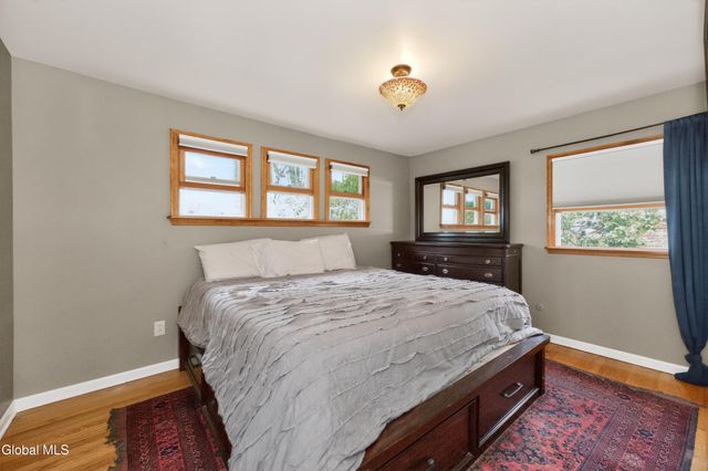3 Woodside Court, North Greenbush, NY 12198