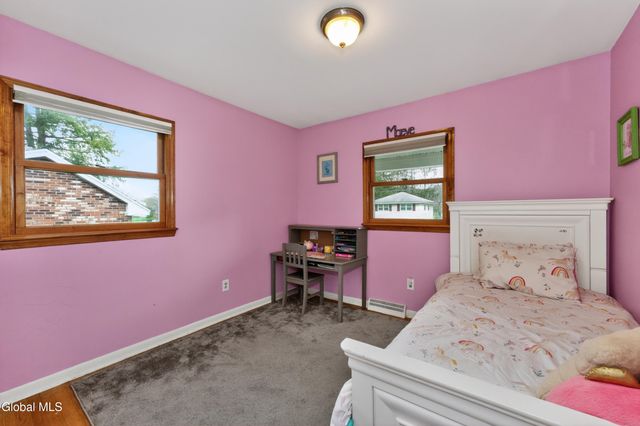 3 Woodside Court, North Greenbush, NY 12198