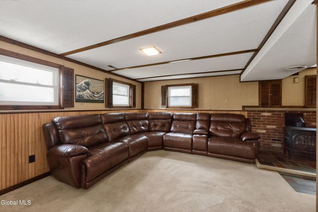 3 Woodside Court, North Greenbush, NY 12198