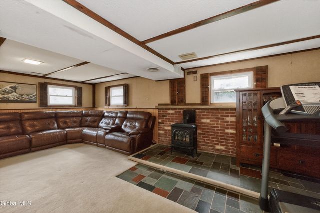 3 Woodside Court, North Greenbush, NY 12198