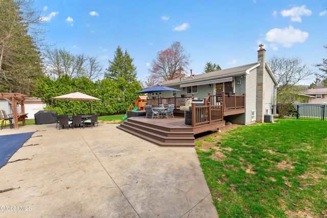 3 Woodside Court, North Greenbush, NY 12198