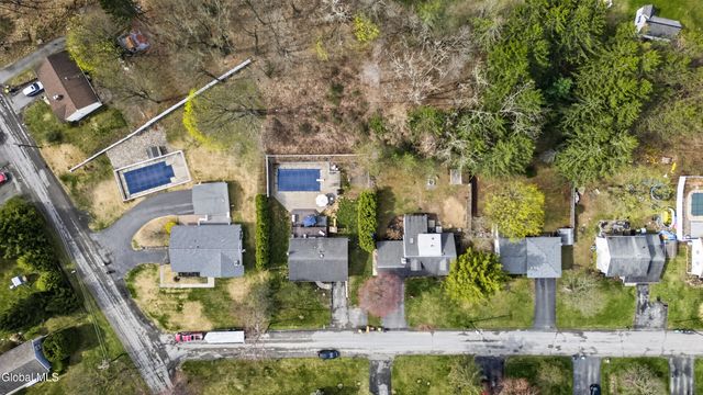 3 Woodside Court, North Greenbush, NY 12198