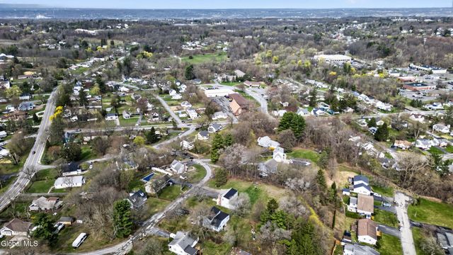 3 Woodside Court, North Greenbush, NY 12198