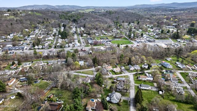 3 Woodside Court, North Greenbush, NY 12198