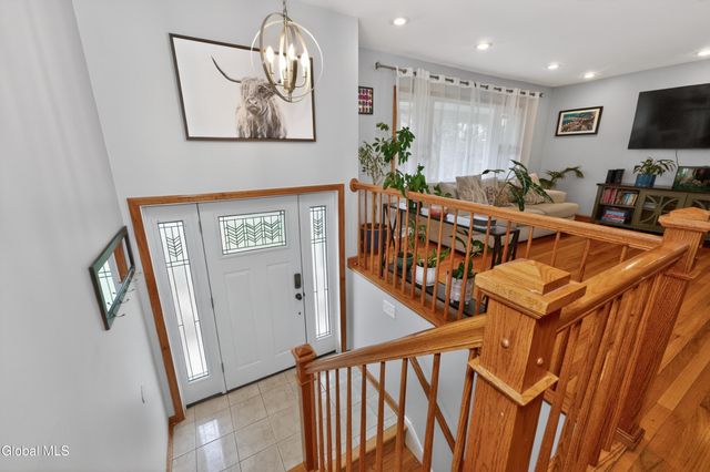 3 Woodside Court, North Greenbush, NY 12198