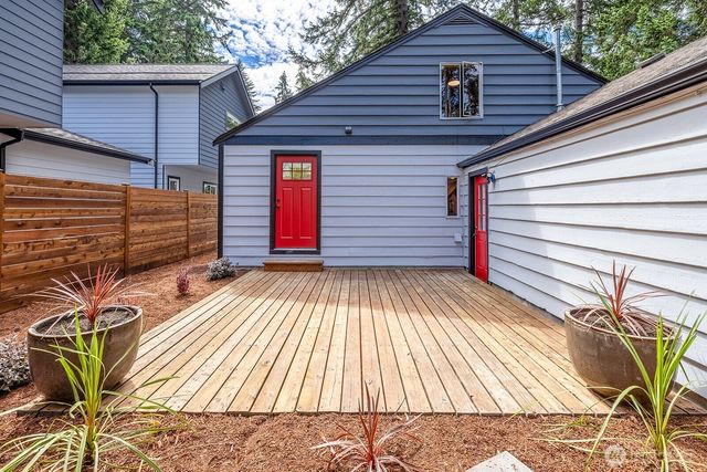 13734 Stone Avenue N, Seattle, WA 98133