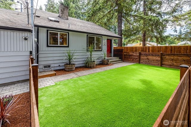 13734 Stone Avenue N, Seattle, WA 98133