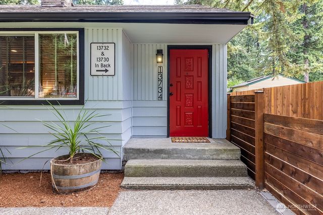 13734 Stone Avenue N, Seattle, WA 98133