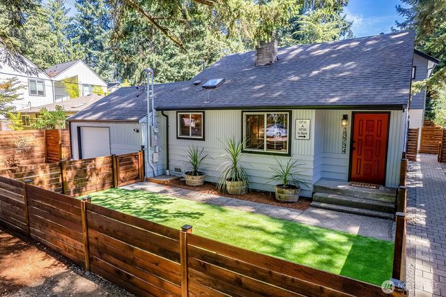 13734 Stone Avenue N, Seattle, WA 98133