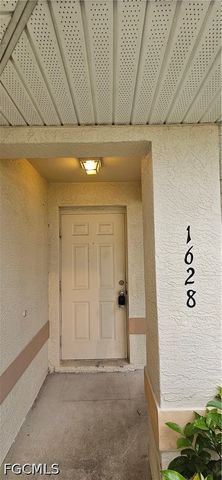 1628 SW Santa Barbara PL, Cape Coral, FL 33991