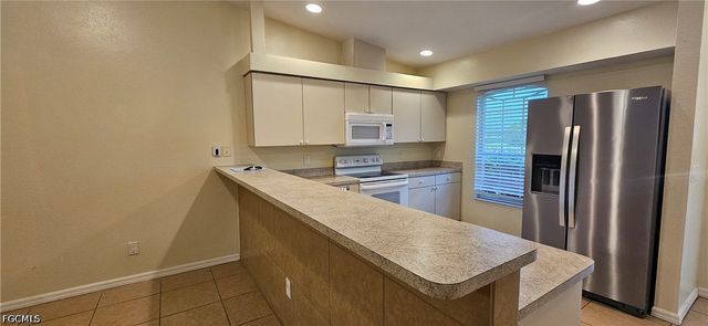 1628 SW Santa Barbara PL, Cape Coral, FL 33991