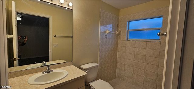 1628 SW Santa Barbara PL, Cape Coral, FL 33991