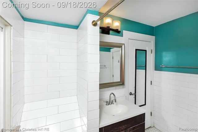 800 Jewell Street, Ferndale, MI 48220