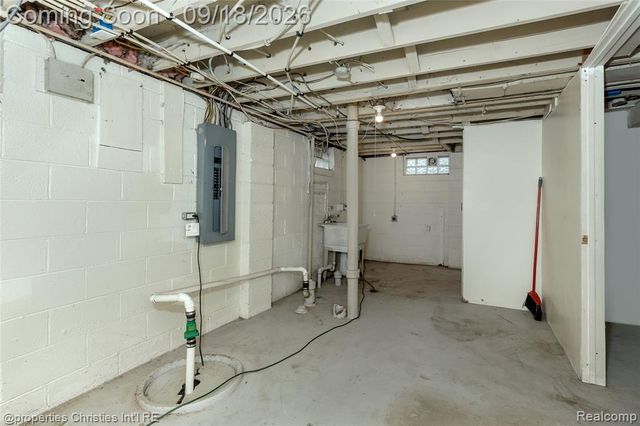 800 Jewell Street, Ferndale, MI 48220