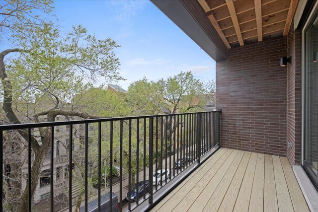904 W Dakin Street 401, Chicago, IL 60613
