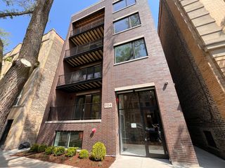 904 W Dakin Street 401, Chicago, IL 60613