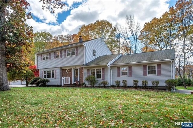 15 Beech Drive, Morris Plains Borough, NJ 07950