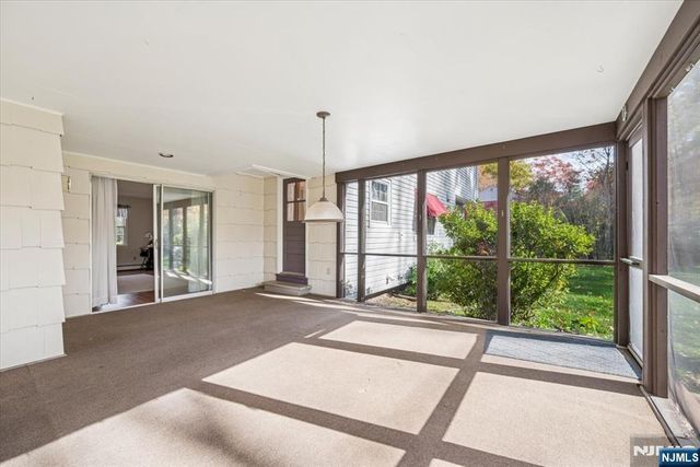 15 Beech Drive, Morris Plains Borough, NJ 07950