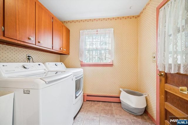 15 Beech Drive, Morris Plains Borough, NJ 07950