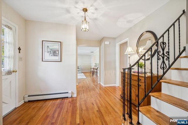 15 Beech Drive, Morris Plains Borough, NJ 07950