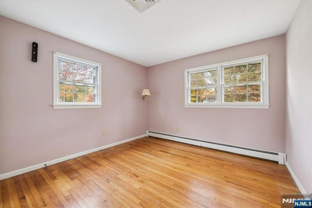 15 Beech Drive, Morris Plains Borough, NJ 07950